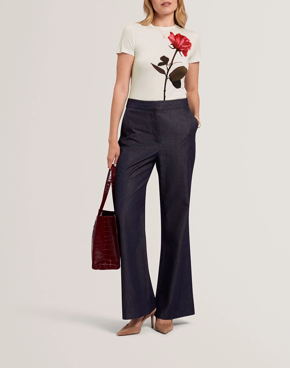TED BAKER JENELI Floral Printed Fitted Tee