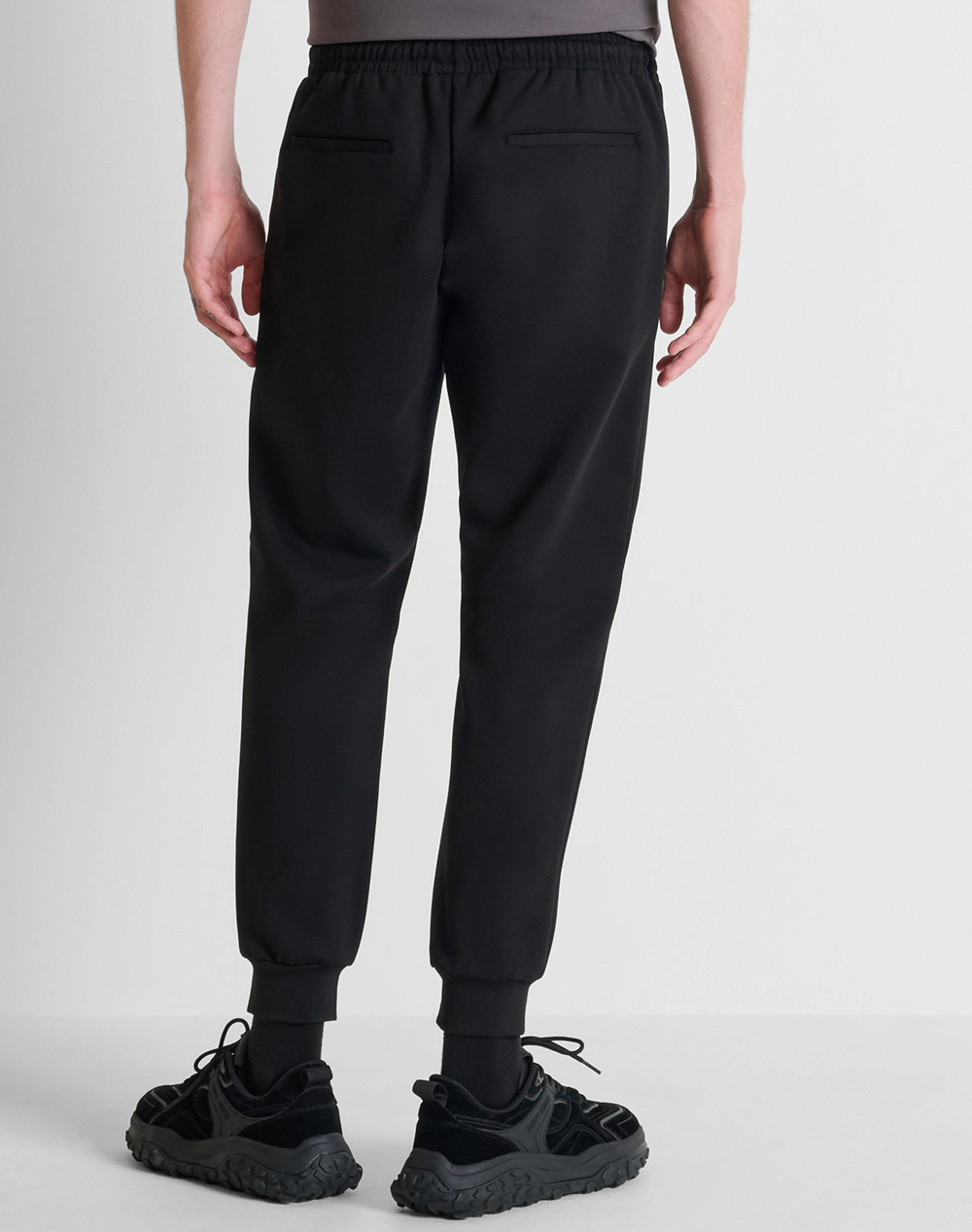 ANTONY MORATO MMFP00433FA150168 FLEECE TROUSERS CARROT FIT IN INTERLOCK COTTON BLEND FABRIC WITH LOGOED METAL BADGE АНЦУГ ЗА МЪЖЕ