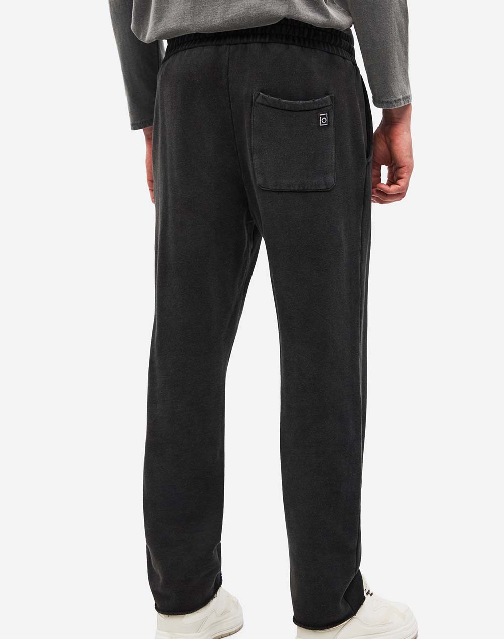 DIRTY LAUNDRY SWEATPANTS WITH DESTROYS