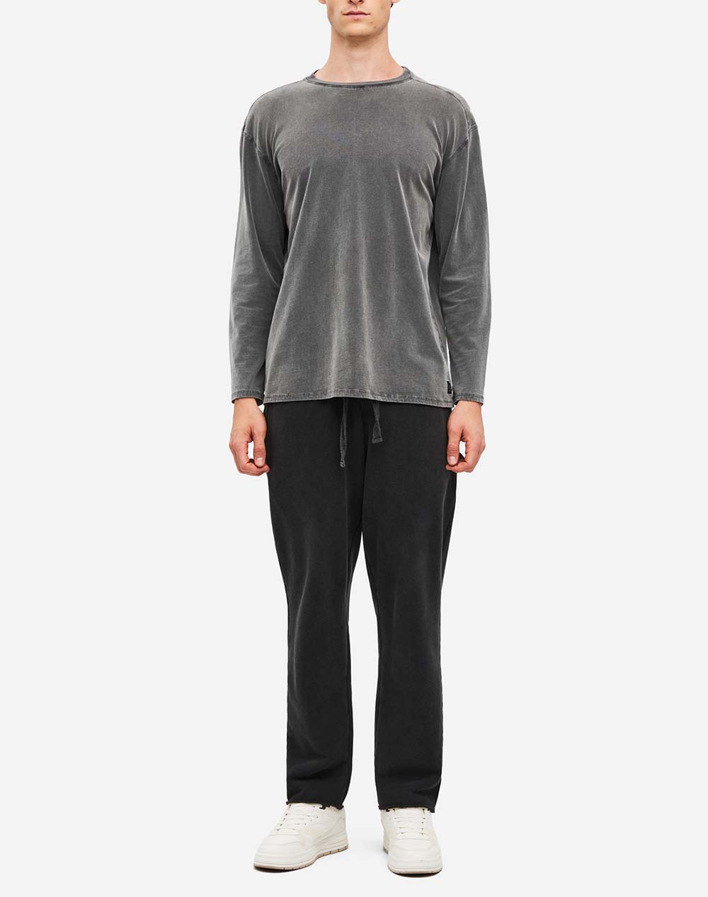 DIRTY LAUNDRY SWEATPANTS WITH DESTROYS