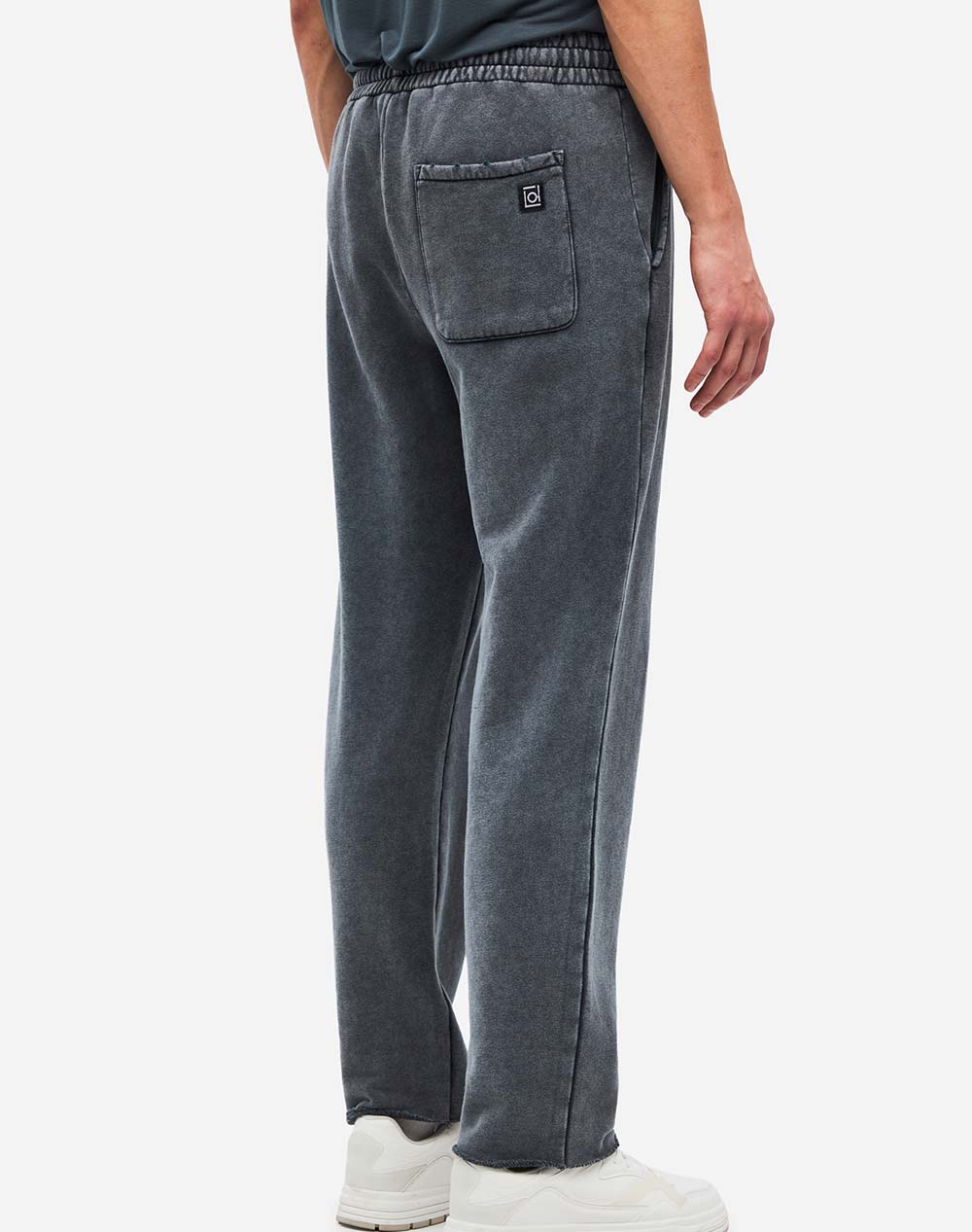 DIRTY LAUNDRY SWEATPANTS WITH DESTROYS