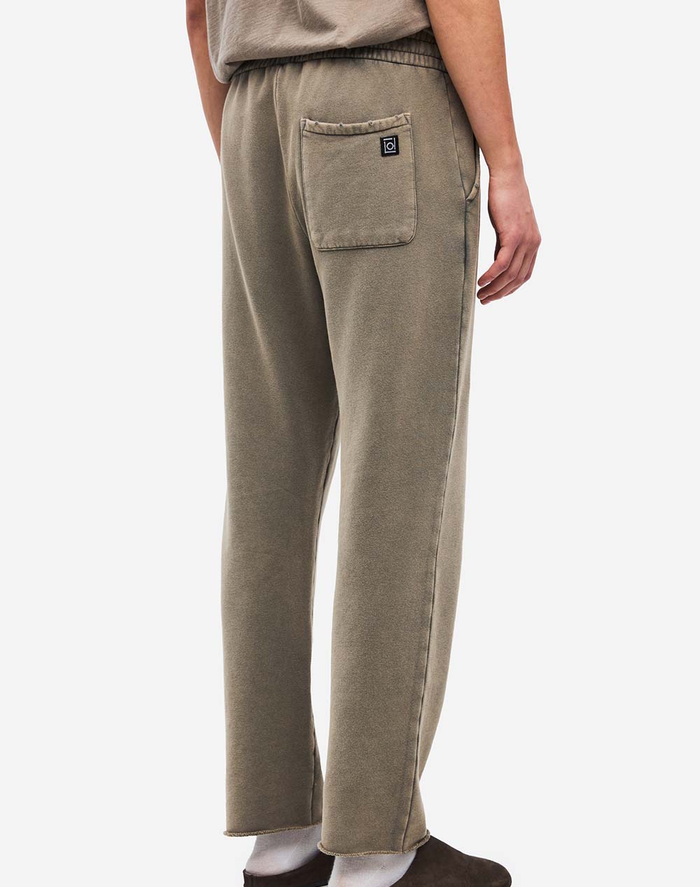 DIRTY LAUNDRY SWEATPANTS WITH DESTROYS