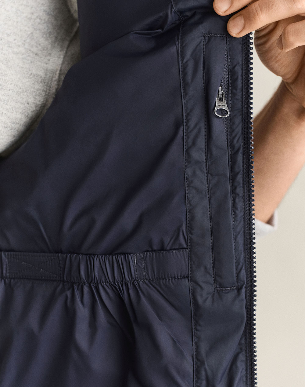 GANT ЯКЕ БЕЗ РЪКАВИ ACTIVE CLOUD VEST