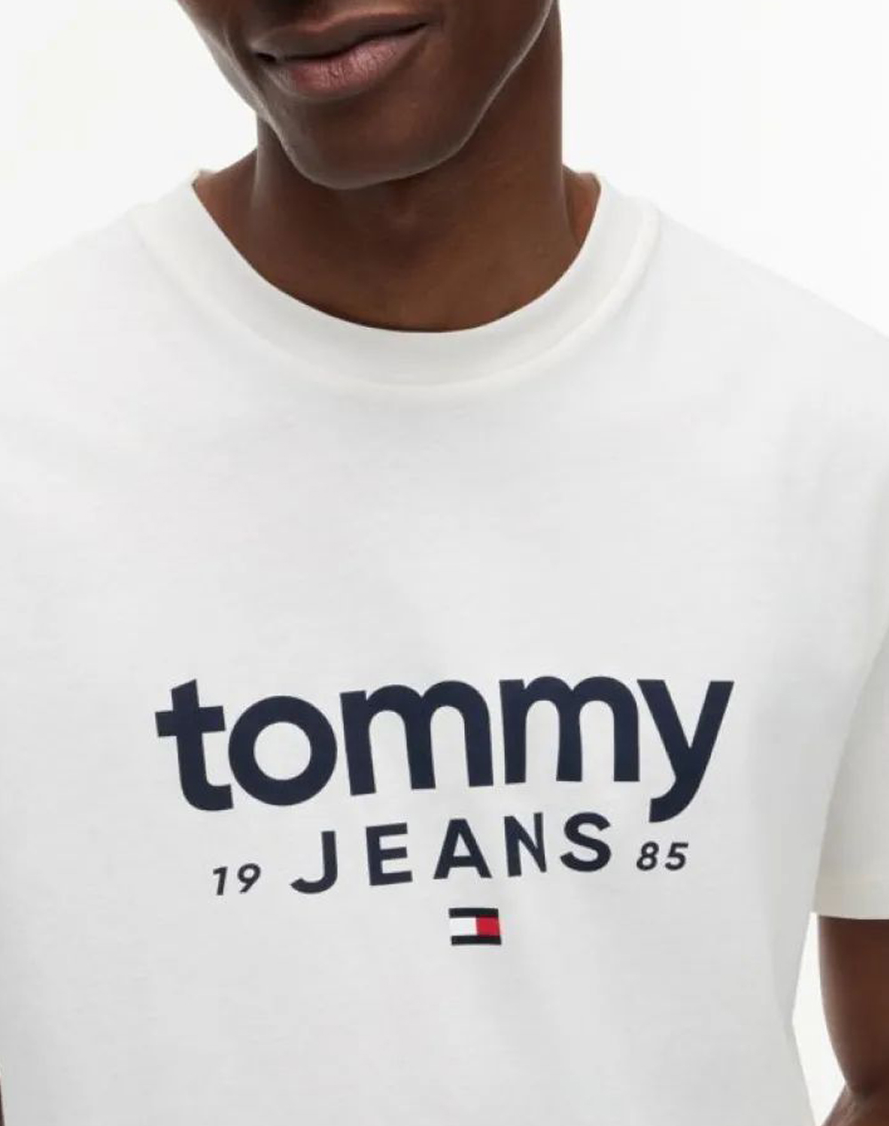 TOMMY JEANS TJM SLIM GRAPHIC TEE EXT