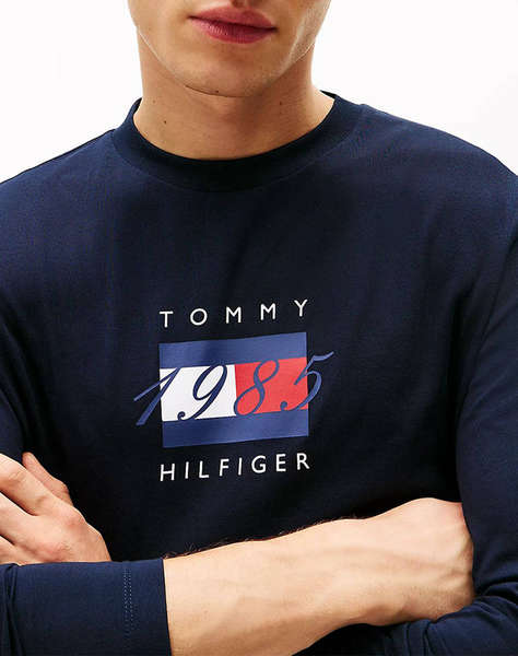 TOMMY HILFIGER LINEAR FLAG GRAPHIC LS TEE