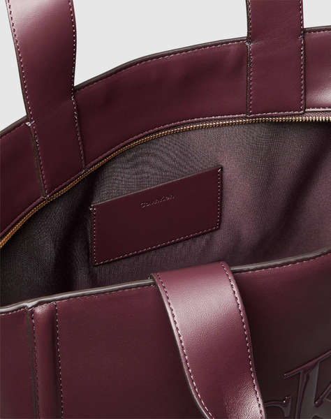 CALVIN KLEIN RAISED CK MEDIUM TOTE (Размери: 33 x 27.5 x 15см.)
