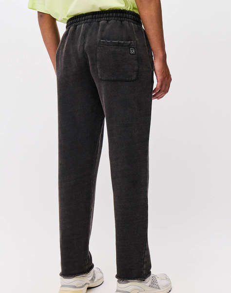 DIRTY LAUNDRY SWEATPANTS WITH DESTROYS