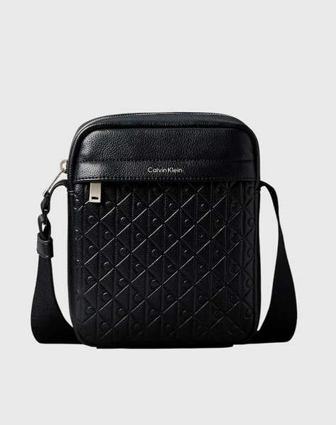 CALVIN KLEIN EMBLEM EMBOSS REPORTER (Размери: 16.5 x 20 x 6.5см.)