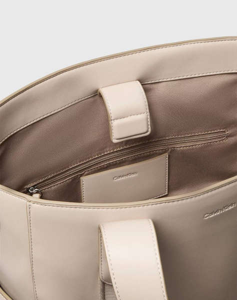 CALVIN KLEIN WEBBING STRAP TOTE (Размери: 34 x 36 x 11.5см.)