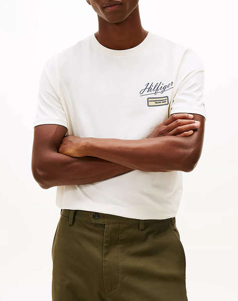 TOMMY HILFIGER MODERN ATH GRAPHIC BADGE TEE