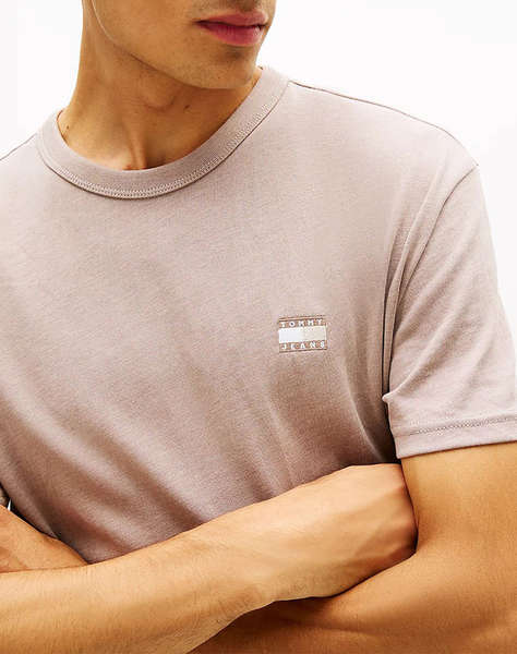 TOMMY JEANS TJM REG BADGE TEE EXT