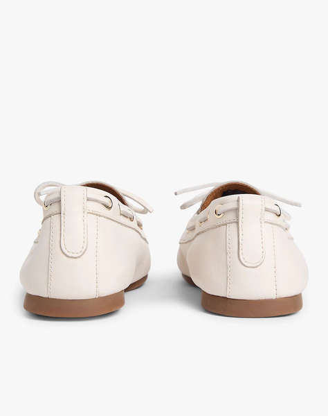 TOMMY HILFIGER TH SLEEK LEATHER BOAT SHOE