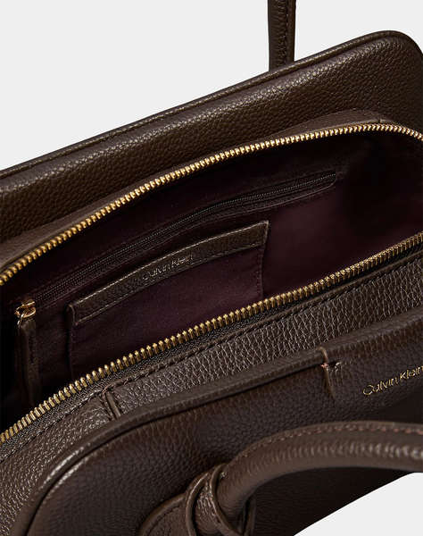 CALVIN KLEIN JEANS EMBLEM TRIO PEBBLE SHOULDER BAG