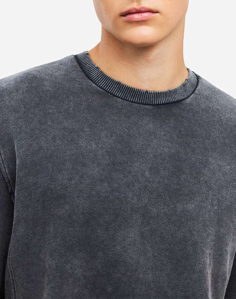 DIRTY LAUNDRY REGULAR CREWNECK WITH DESTROYS