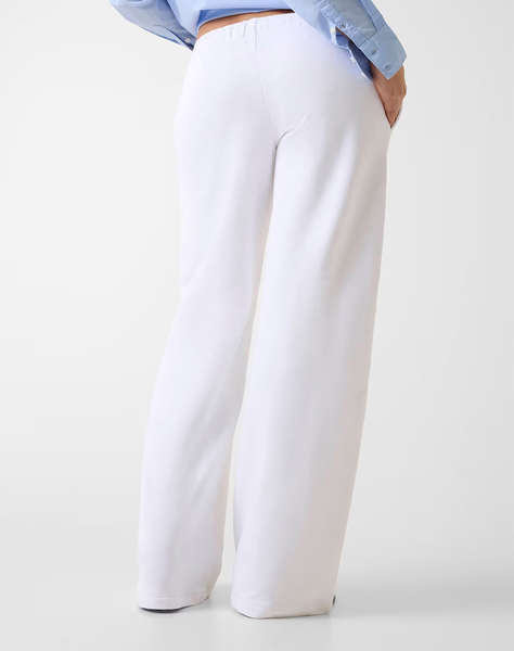 GUESS JEANS GJ REG ICONIC EMBRO JOGGER ПАНТАЛОН ЗА ЖЕНИ