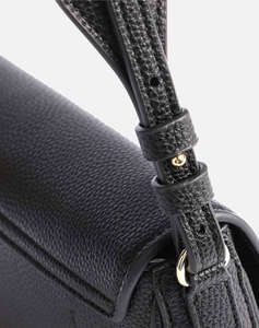 EMPORIO ARMANI WALLET ON CHAIN (Размери: В 13 x Д 21 x Ш 4 см.)