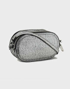 KARL LAGERFELD JEANS ESSENTIAL LOGO CAMERA BAG (Размери: 21 x 13 x 7 см.)