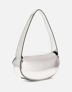 GUESS ARNELA FLAP SHOULDER BAG ДАМСКА ЧАНТА