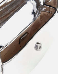 GUESS ARNELA FLAP SHOULDER BAG ДАМСКА ЧАНТА