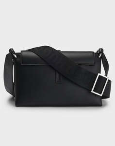 HUGO Mel Crossbody WB 10269938 01 (размери: 23 x 13 x 10см.)