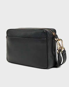 BOSS Alyce Crossbody BM 10260880 01 (размери: 21 x 15 x 7см.)