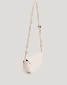 PEPE JEANS CRISHA LIMITED ДАМСКА ЧАНТА(размери: 25 x 16 x 7.5см.)