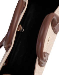 BOSS Sandy MED Tote M 10251556 01 (размери: 41.5 x 35 x 16.5см.)