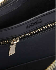 BOSS Bretzel S Hobo 10254443 01 (размери: 34 x 17 x 12см.)
