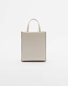 DKNY R44AZI34 CARTER CROSS BODY HANDBAG DKNY (размери: 14 x 17 x 7.5см.)