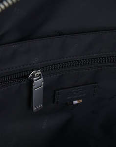 BOSS New Crosstown_S Bckp 10249092 01 (Размери: 42 x 30 x 14см.)