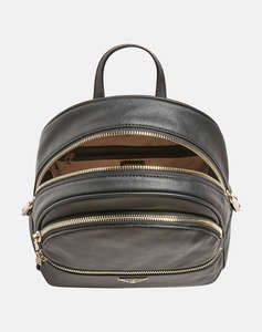 GUESS MANHATTAN LARGE BACKPACK ДАМСКА ЧАНТА(Размери: 28 x 33 x 12см.)