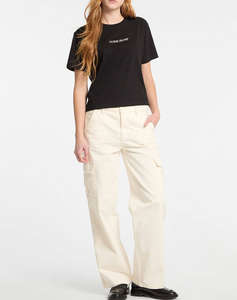 GUESS JEANS GJ SS CN BOXY EMBRO LOGO TEE ДАМСКА ТЕНИСКА