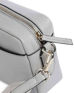 BOSS Alyce Crossbody BM 10260880 01 (размери: 21 x 15 x 7см.)