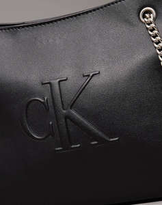 CALVIN KLEIN SCULPTED CHAIN SHOULDER BAG (Размери: 20 x 26 x 9см.)