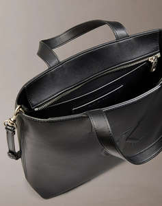 CALVIN KLEIN SCULPTED MINI EW TOTE (Размери: 22 x 27 x 7см.)