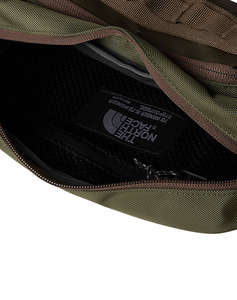 THE NORTH FACE BASE CAMP LUMBAR (Размери: 22 x 16 x 7см.)