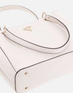 GUESS NOELLE TOTE ДАМСКА ЧАНТА (Размери: 37 x 26 x 10 см)