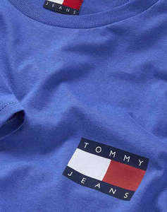 TOMMY JEANS TJM SLIM ESSENTIAL FLAG TEE EXT