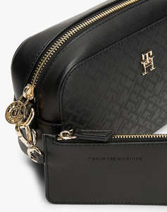 TOMMY HILFIGER TH DISTINCT CAMERA BAG MONO (Размери: 21.5 x 7.5 x 14см.)