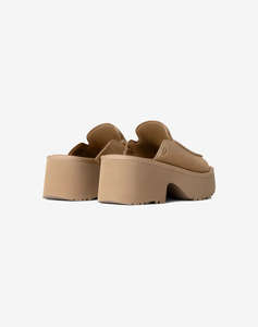 UGG New Heights Slide