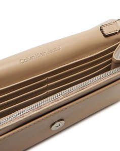 CALVIN KLEIN SCULPTED LONG FOLD STRAP WALLET (Размери: 19 x 11 x 2см.)