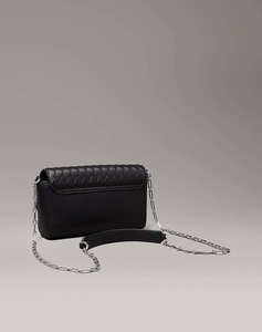 CALVIN KLEIN MINI QUILT CHAIN MINI CROSSBODY (Размери: 21 x 5,5 x 13см.)