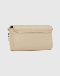 CALVIN KLEIN MINI QUILT CHAIN MINI CROSSBODY (Размери: 21 x 5,5 x 13см.)