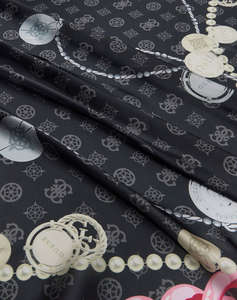 GUESS FOULARD 125X125 ДАМСКИ АКСЕСОАРИ