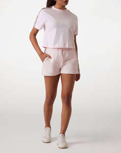 GUESS BRITNEY SHORT КЪСИ ДАМСКИ КЪСИ ПАНТАЛОНИ
