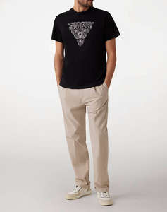GUESS SS CN FLOWER EMBRO TEE МЪЖКА ТЕНИСКА