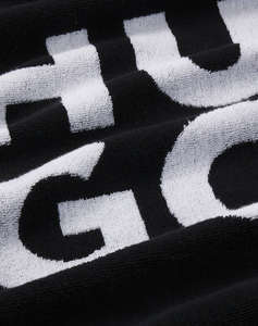 HUGO STACKED LOGO_TOWEL 10249699 01