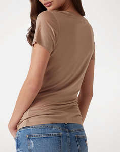 GUESS VN SS LIGHT BASIC TEE ДАМСКА ТЕНИСКА