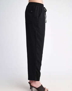 STAFF Jule Pant