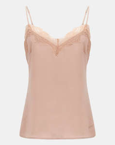 GUESS TOP SHORTS SET - RECY POLY BREEZY CHARM 84 ДАМСКИ КОМПЛЕКТ